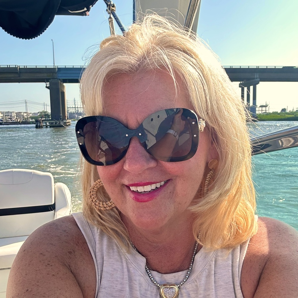 Meet your Posher, Michele